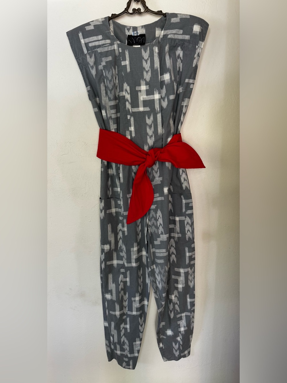 Vintage Kampa California Ikat Jumpsuit Red Sash Belt Gray White Size 9/10 small